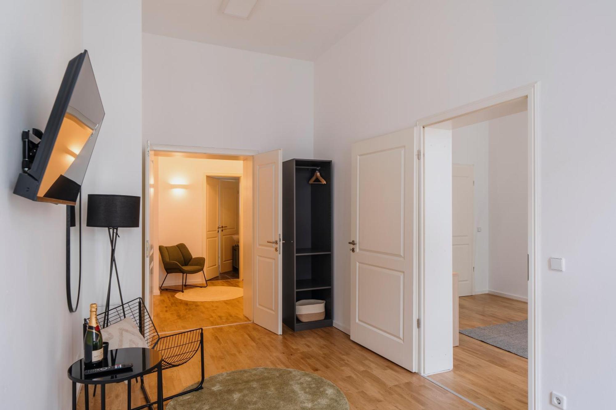 Homely - Chic Flat, View, Subway, Cafe, River * Berlim